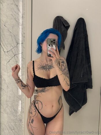 Lyra Crow