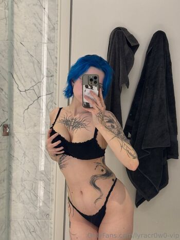 Lyra Crow