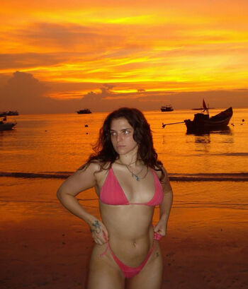 Mae Muller