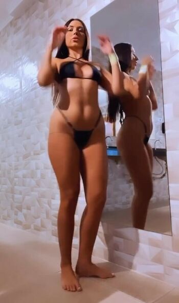Malu Gomesc