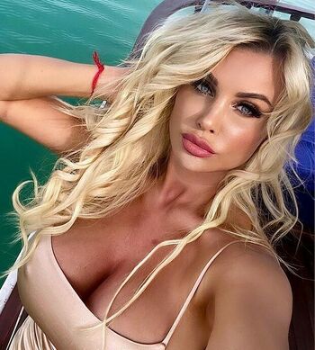Mandity Izabella