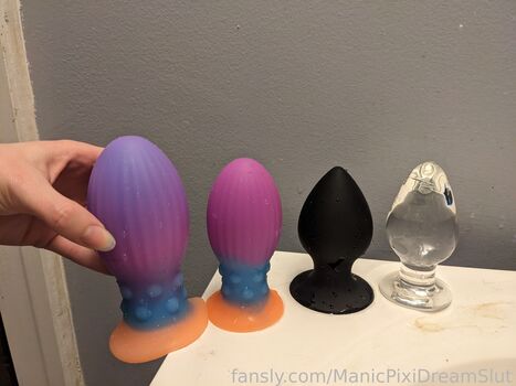 ManicPixiDreamSlut