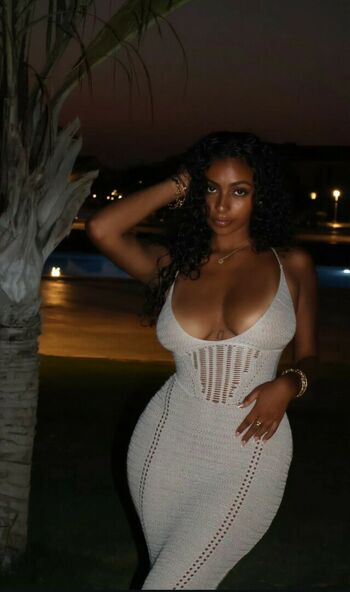 Mariahellie