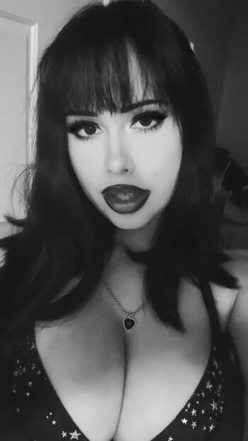 mariana_labruja
