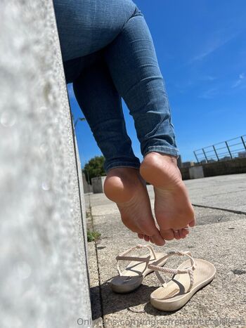 mariefrenchfeetgirlfree