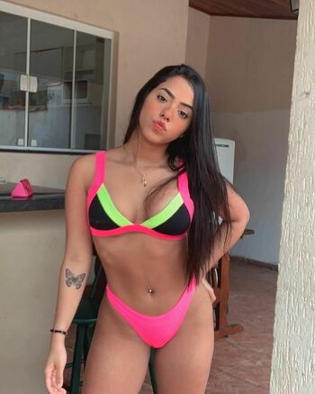Mariely E Mirella Santos