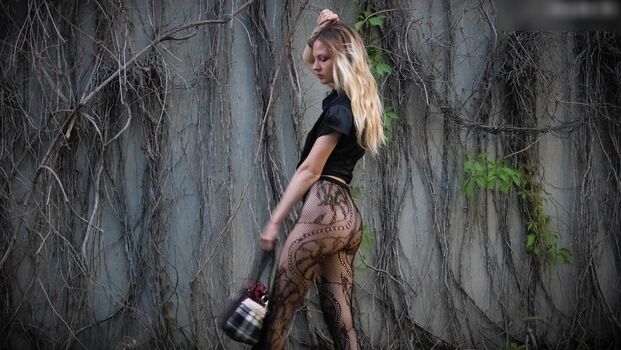 Mariia Well
