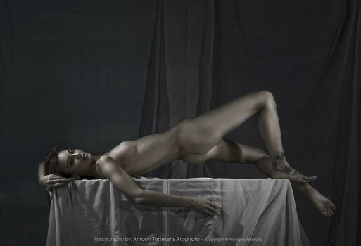 Mary Art Model