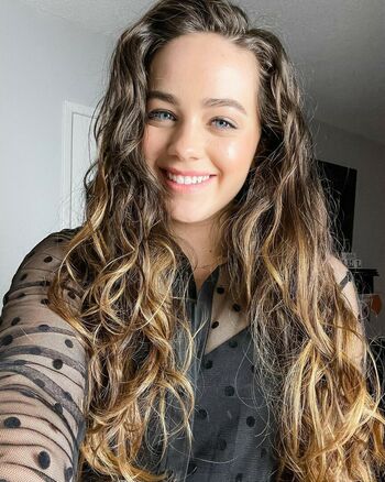 Mary Mouser