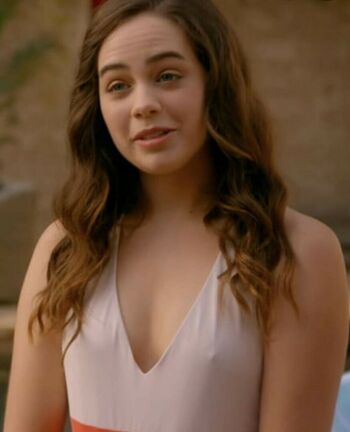 Mary Mouser