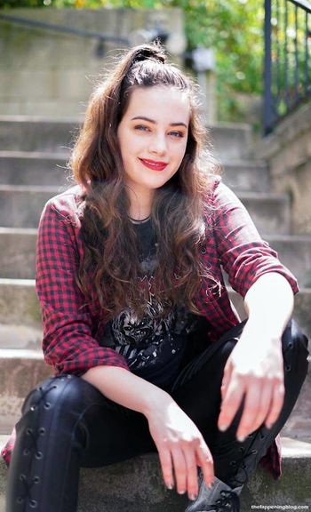 Mary Mouser