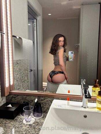 Maryana Ro