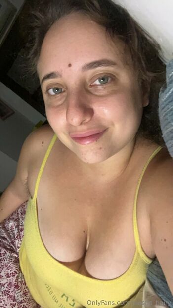 masha_hairy