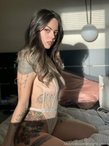 maxine_online