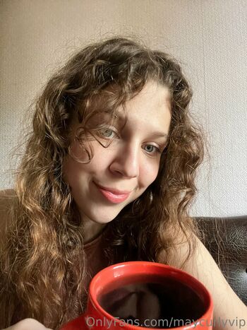 maycurlyvip