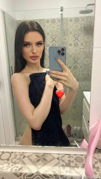 megan_brunette