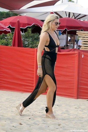 Melanie Collins