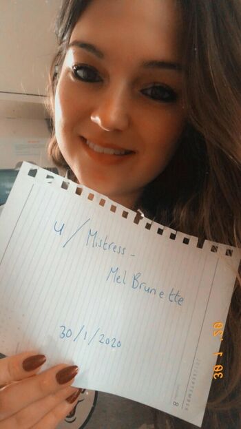 melbrunette