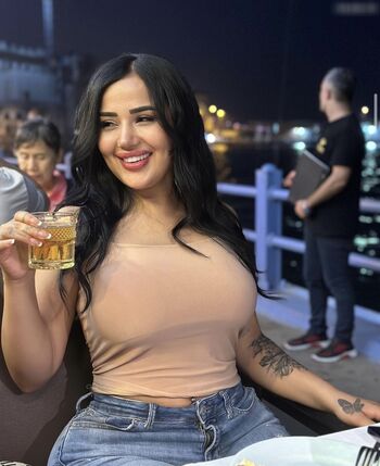 Melek Azad