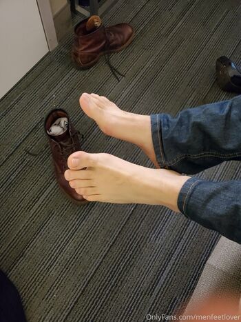 menfeetlover