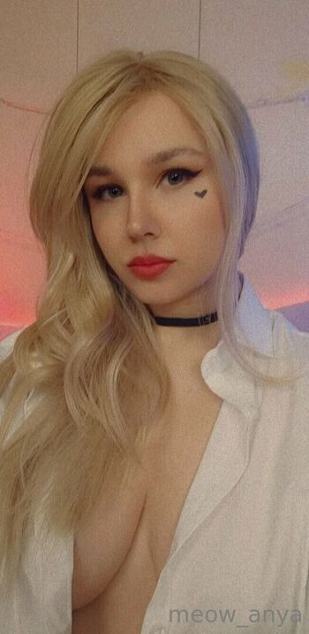 meow_anya