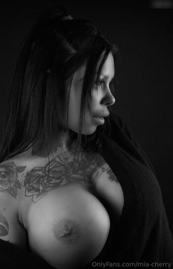 Mia Cherry