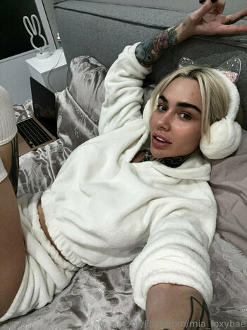 mia_foxybae