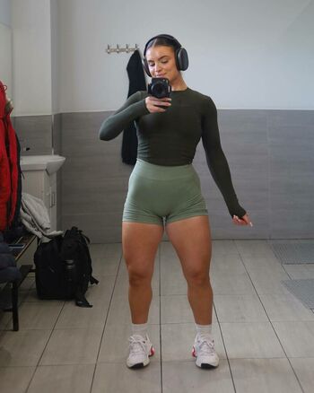 MIA GREEN