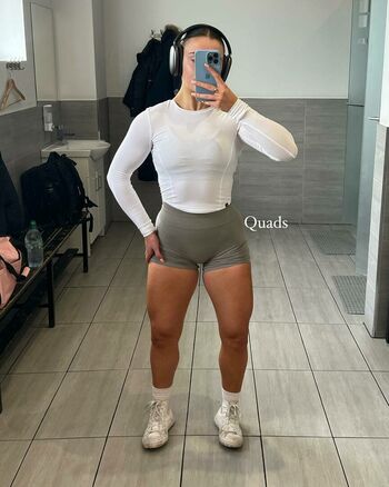 MIA GREEN