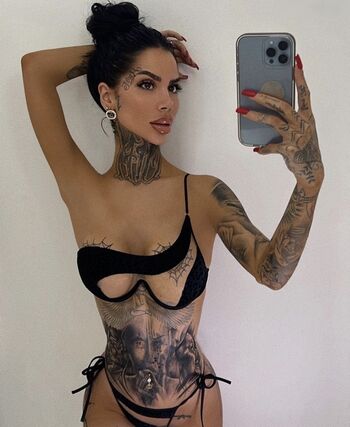 Mia Madisson