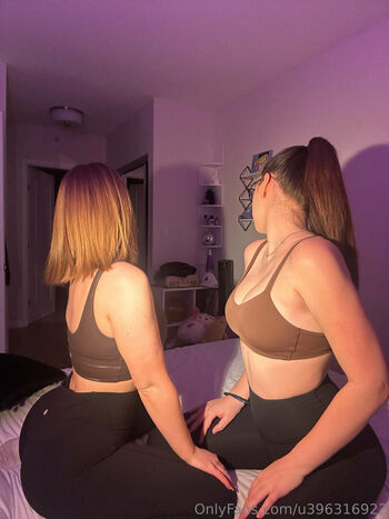 mia_monet