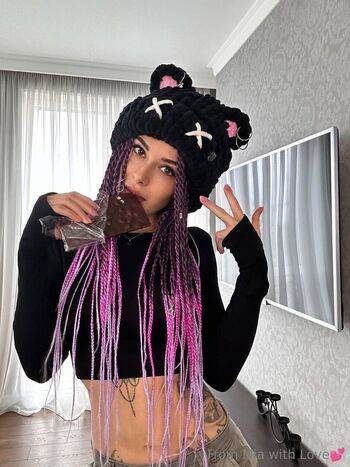 mia_moonn