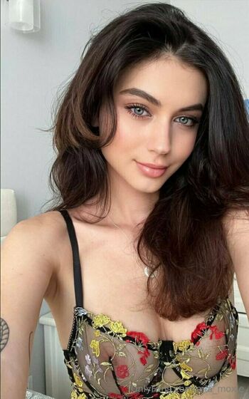 mia_moxie