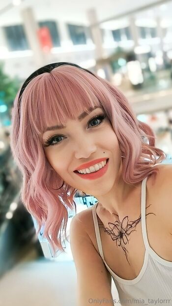 mia_taylorrr