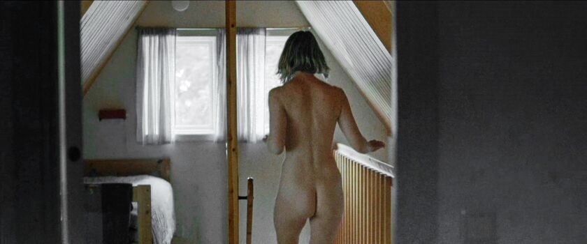 Mia Wasikowska