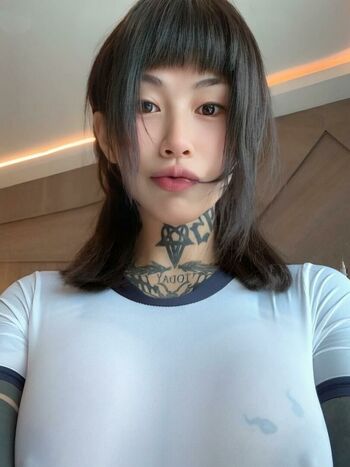 Mia19951226