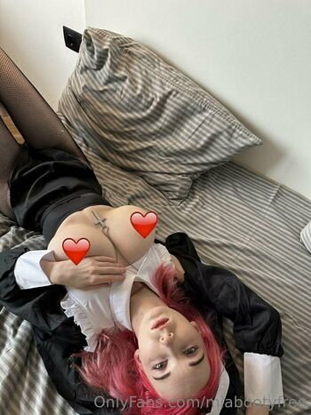 miabootyfree