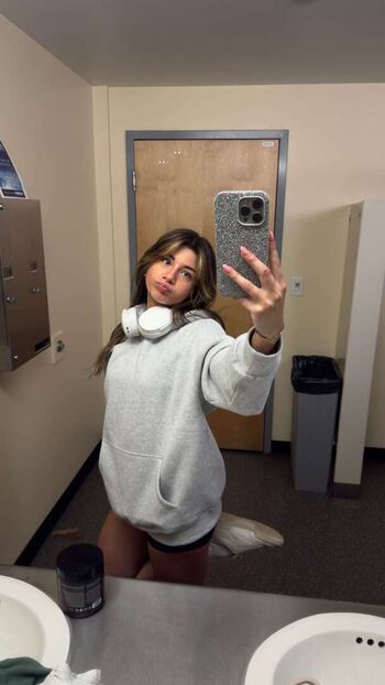 Mikayla Campinos