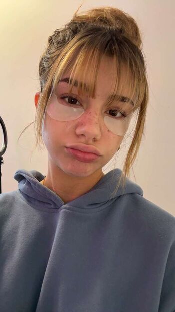 Mikayla Campinos