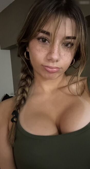 Mikayla Campinos