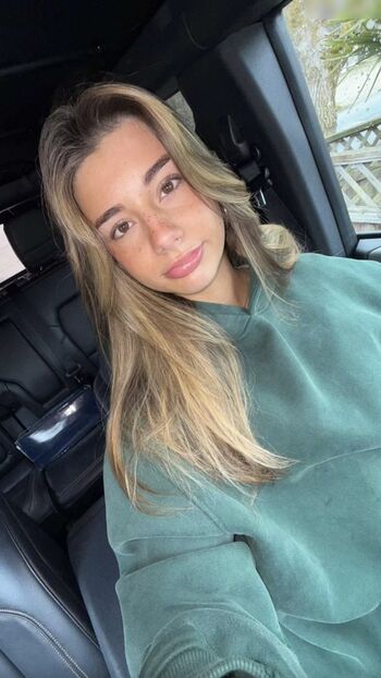 Mikayla Campinos