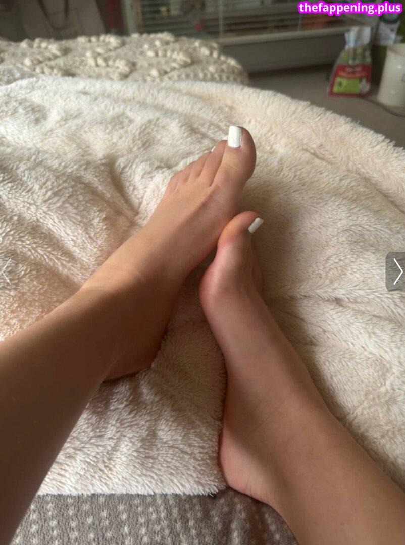 Mikayla Campinos