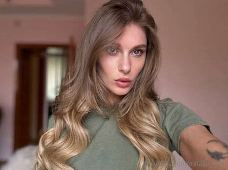 milaaa_rose