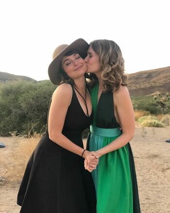 Milana Vayntrub