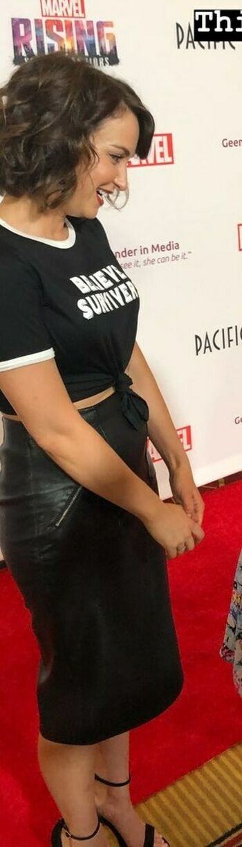 Milana Vayntrub