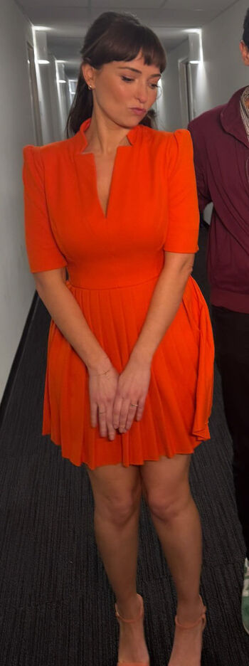Milana Vayntrub