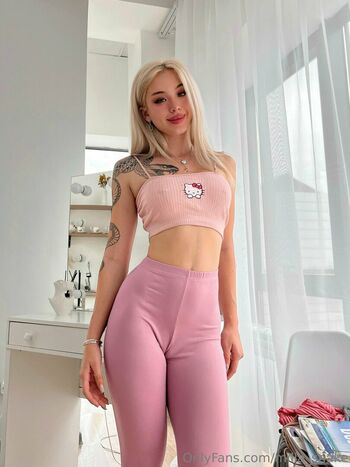 milla_snake