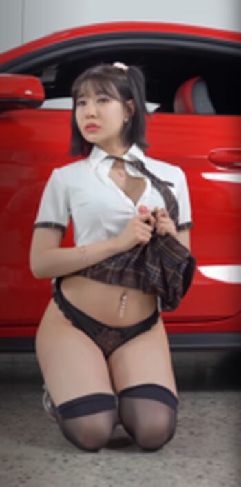 Min Harin 민하린