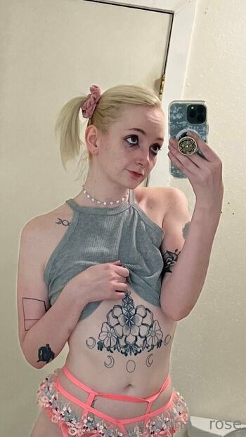 mina__rose