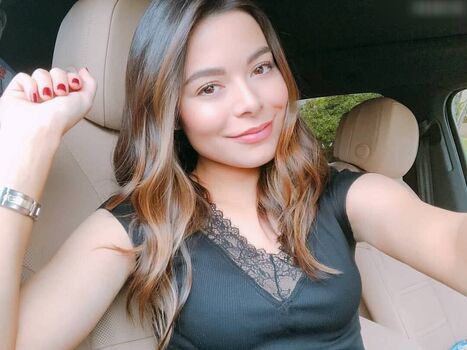 Miranda Cosgrove